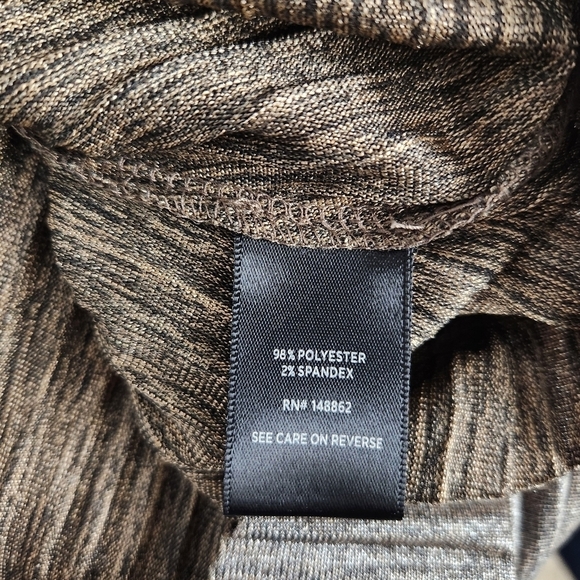 Torrid Pleated Metallic Knit High Neck Tank Size Medium - Picture 8 of 10